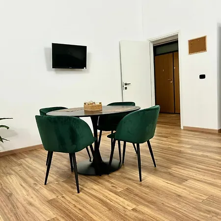 Apartament Bozzi 15 *